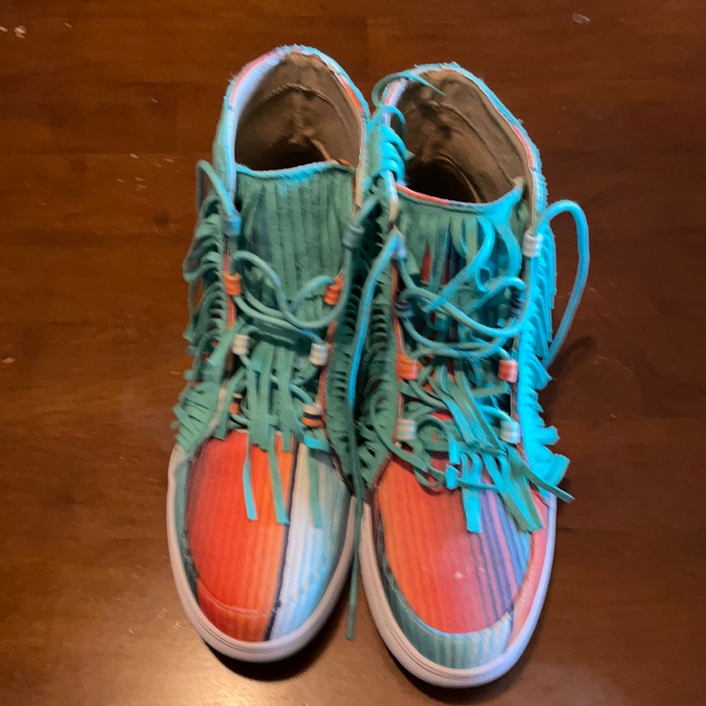 SHOES